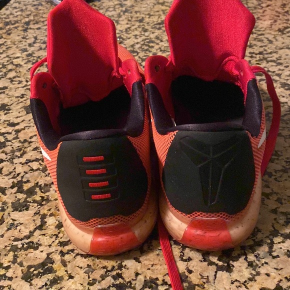 Kobe 10 Hot Lava - Picture 6 of 7